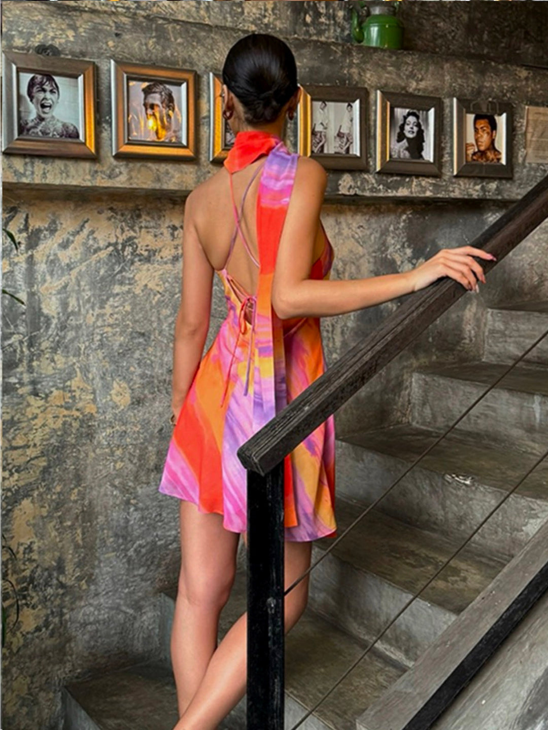 Yarı Şeffaf Askılı Sırtı Açık Tie Dye Kısa Elbise