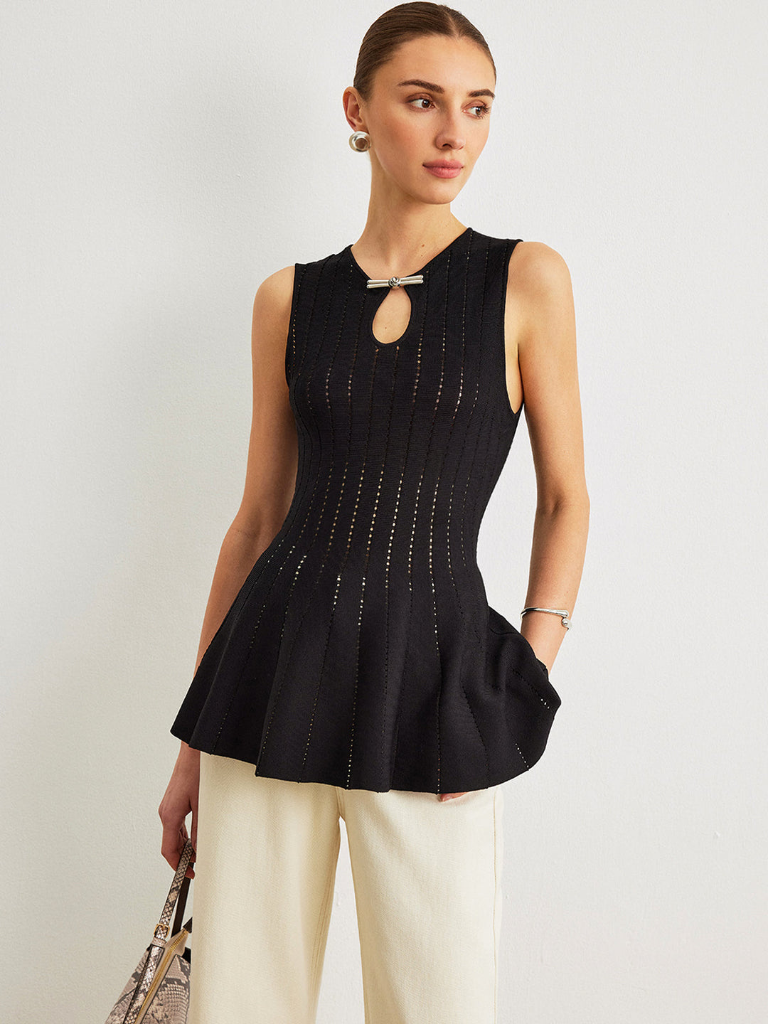 Fiyonk Detaylı Yarı Şeffaf Örgü Peplum Üst